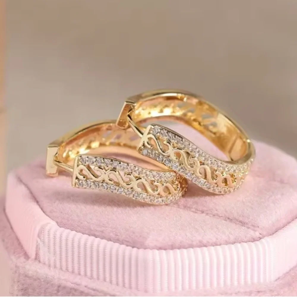 Creative Retro Hollow Design Earrings. - Picture 2 of 6